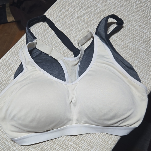2 DSG Sports Bra Size 34 C - Picture 1 of 3
